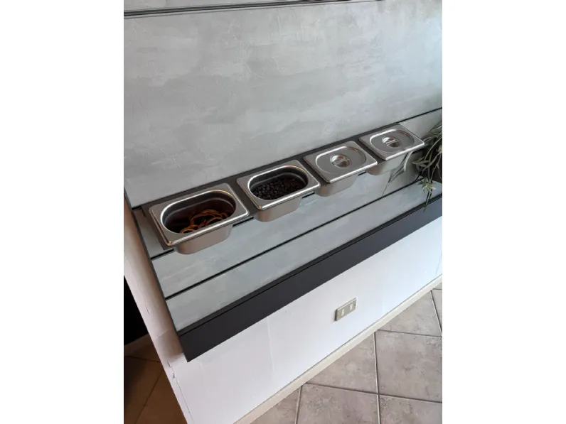 Parete attrezzata Line system di Scavolini scontata del 55%