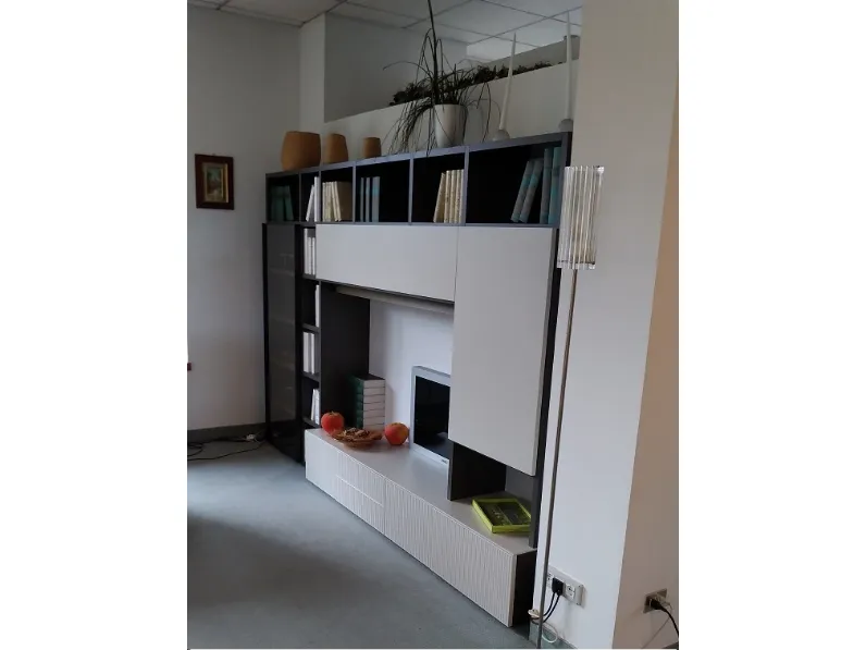 Parete attrezzata Mobile a parete a spalla wal 30 Novamobili in stile moderna a prezzo ribassato