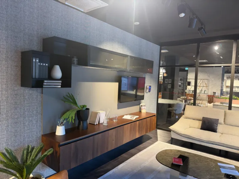 Parete attrezzata Parete oltre  Lube cucine in stile design a prezzo scontato