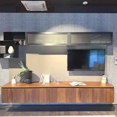 Parete attrezzata Parete oltre  Lube cucine in stile design a prezzo scontato