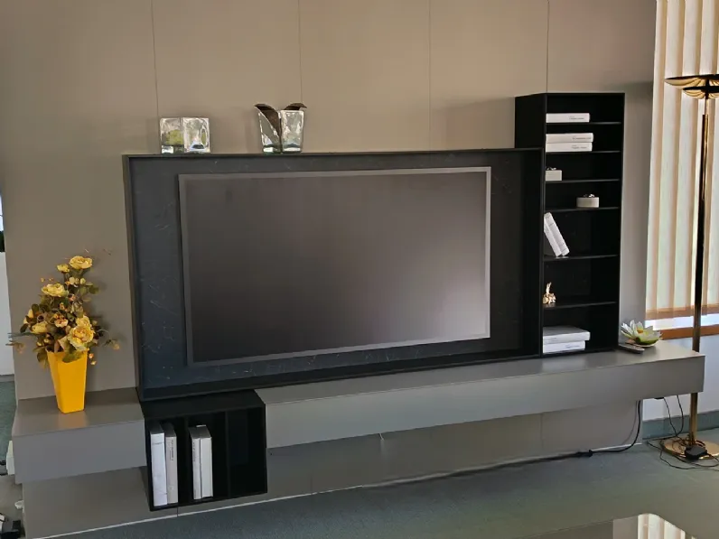 Parete attrezzata Wallover cornice tv  libreria luminosa di Caccaro in OFFERTA OUTLET