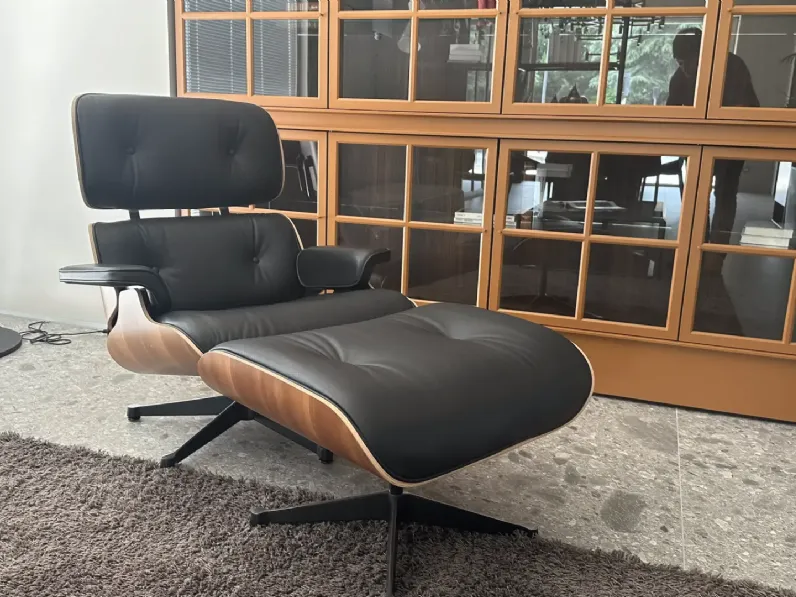 Poltrona con poggiapiedi Lounge chair & ottoman   a prezzo scontato 