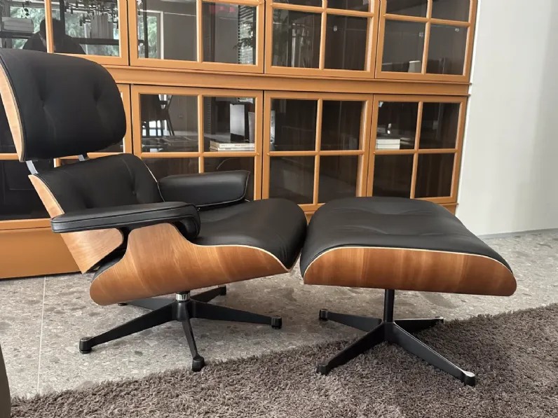 Poltrona con poggiapiedi Lounge chair & ottoman   a prezzo scontato 