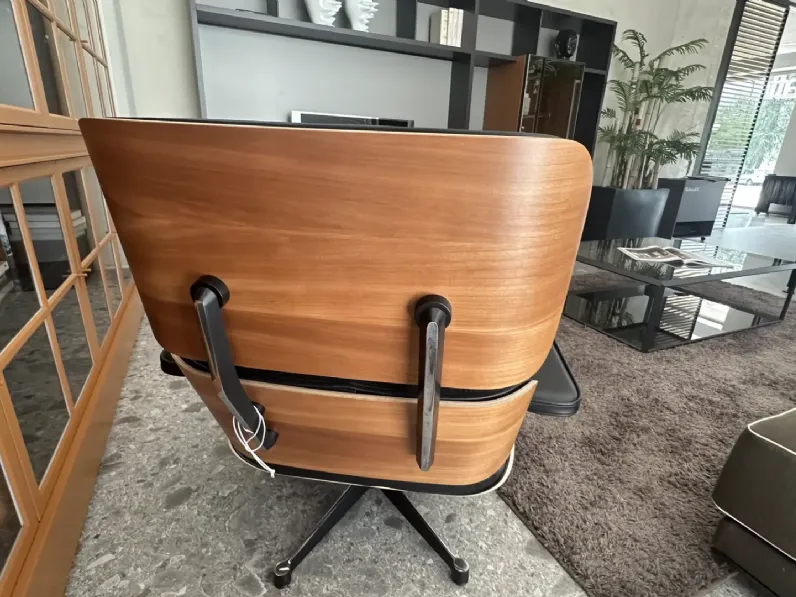 Poltrona con poggiapiedi Lounge chair & ottoman   a prezzo scontato 