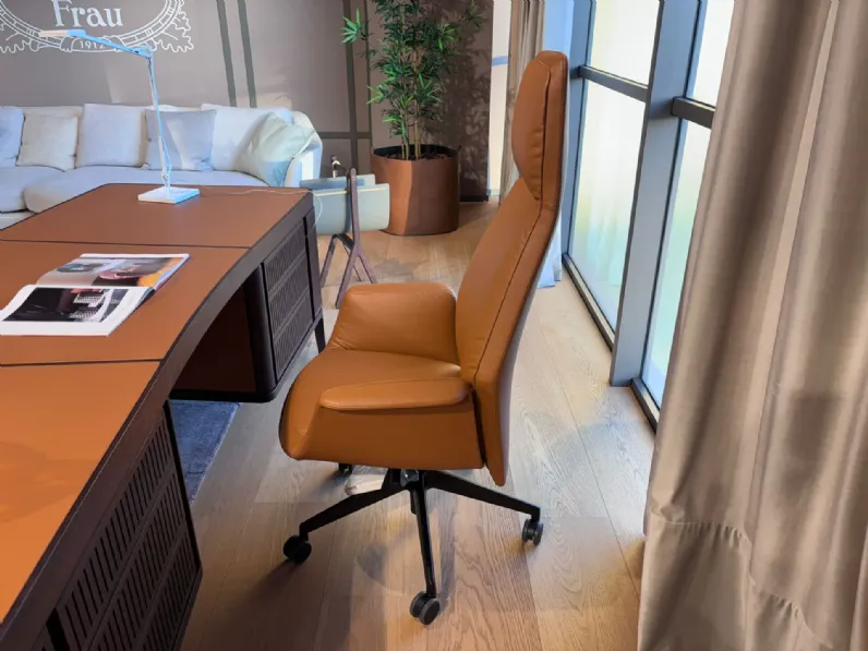 Poltrona con poggiatesta Downtown president Poltrona frau in Offerta Outlet 