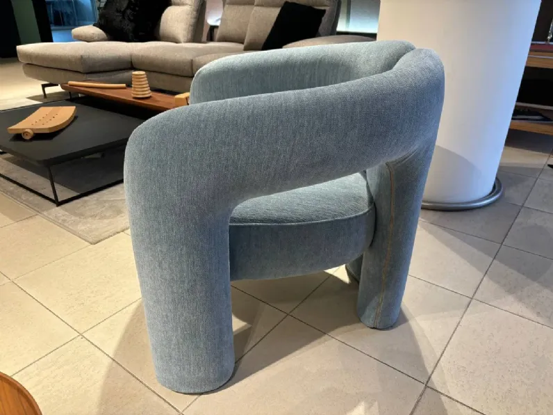 Poltrona con seduta fissa Dudet Cassina in Offerta Outlet 