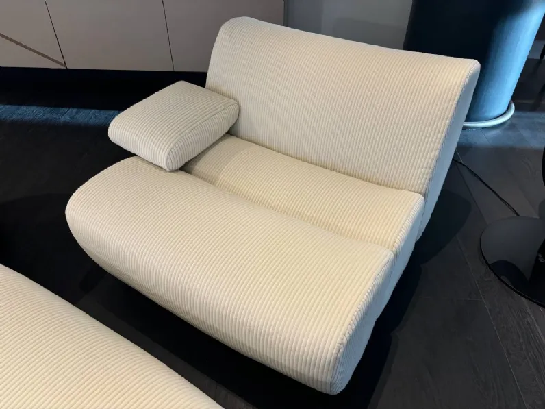 Poltrona in stile moderna Ernest Poliform in Offerta Outlet