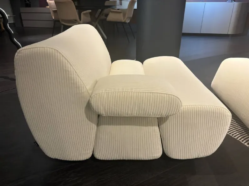 Poltrona in stile moderna Ernest Poliform in Offerta Outlet