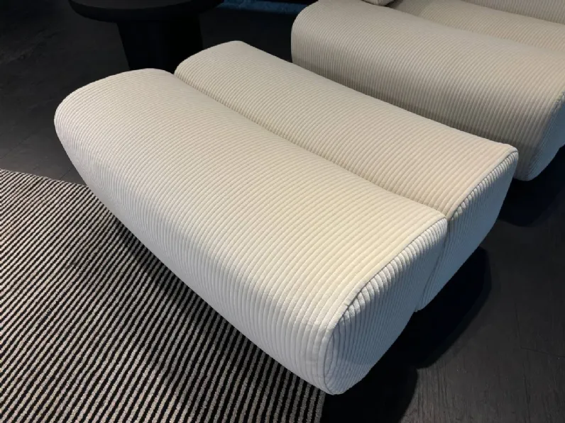 Poltrona in stile moderna Ernest Poliform in Offerta Outlet