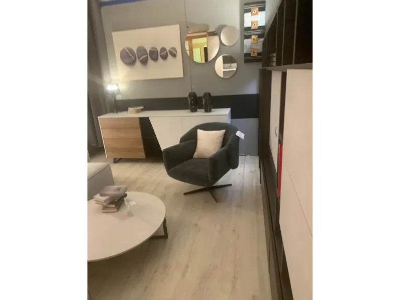 Poltrona in stile design Girevole Le comfort in Offerta Outlet