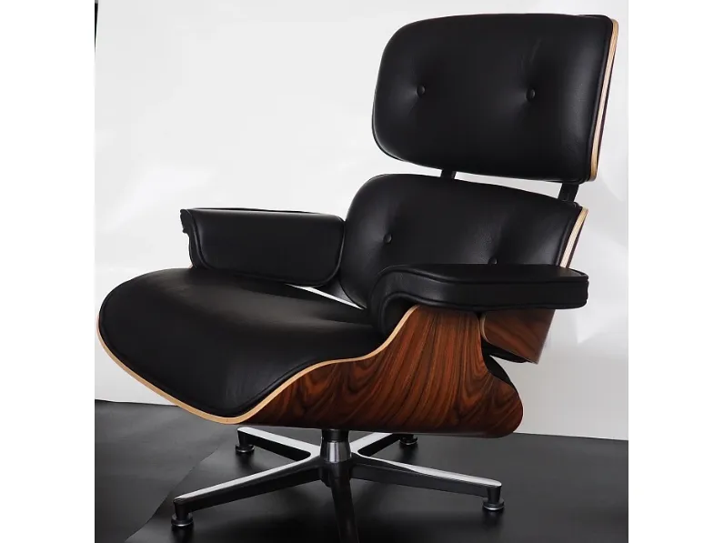 Poltrona girvole modello eames  Artigianale in Pelle SCONTATA