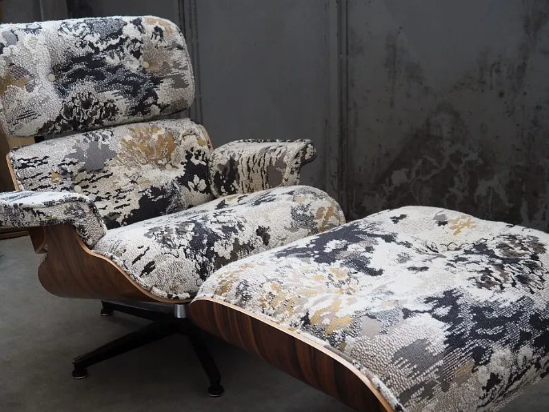 Poltrona girvole modello eames  Artigianale in Pelle SCONTATA