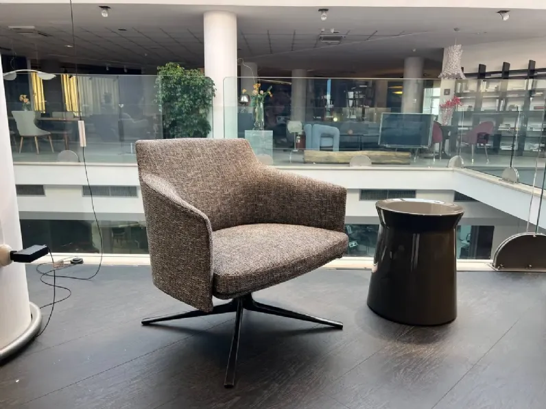 Poltrona in stile design Stanford Poliform in Offerta Outlet