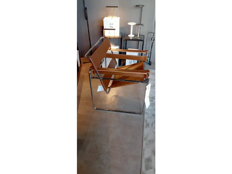 Scopri la poltrona modello Wassily Knoll in offerta!
