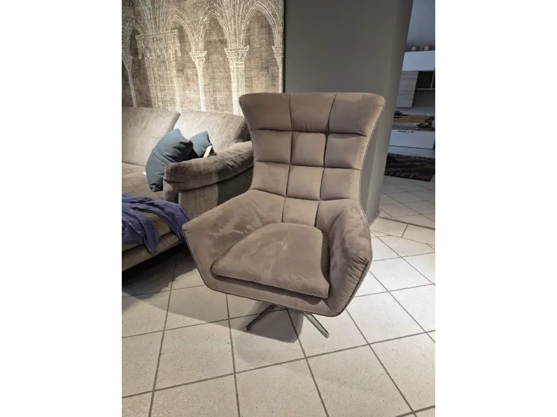Poltrona modello Swivel Calia a prezzi convenienti