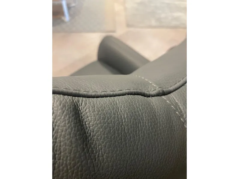 Poltrona modello Cv 540 poltrona arum Collezione esclusiva in offerta