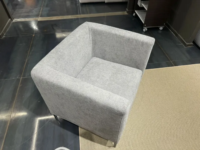 Poltrona in Tessuto Letizia Gamma a prezzo Outlet