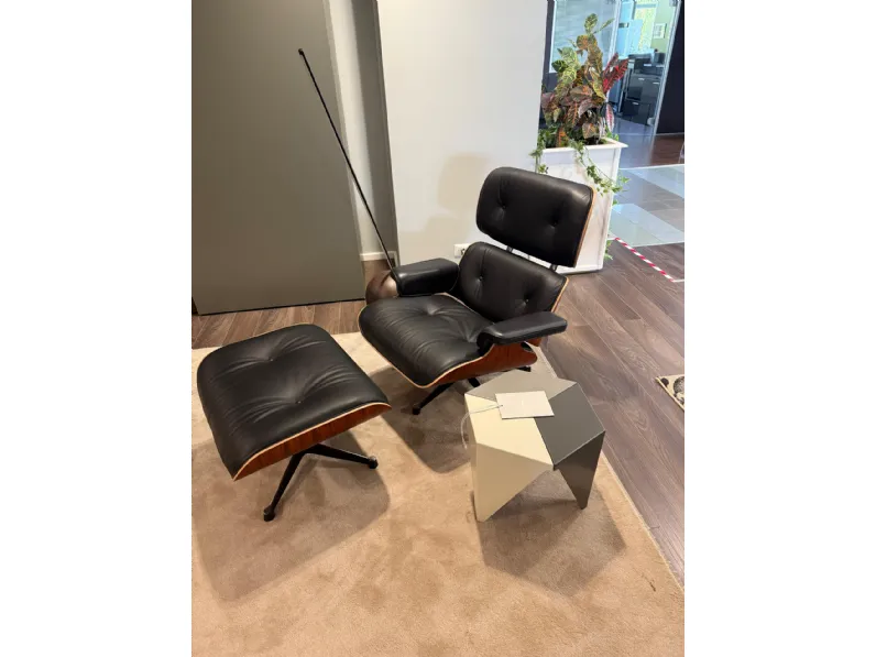 Poltrona in Pelle Lounge chair e ottoman vitra Collezione esclusiva a prezzo Outlet