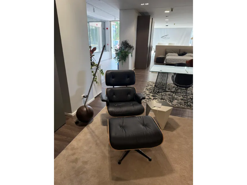 Poltrona in Pelle Lounge chair e ottoman vitra Collezione esclusiva a prezzo Outlet