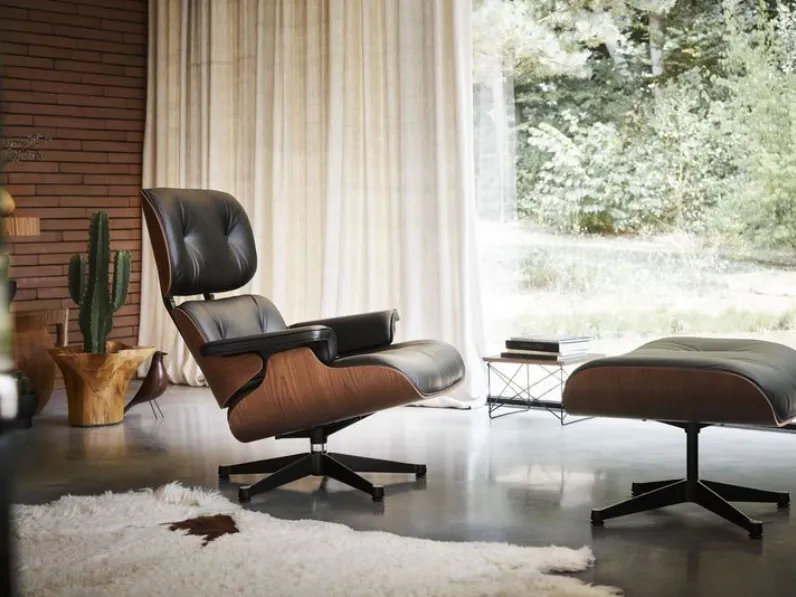 Poltrona modello Lounge chair & ottoman Collezione esclusiva ad un prezzo vantaggioso
