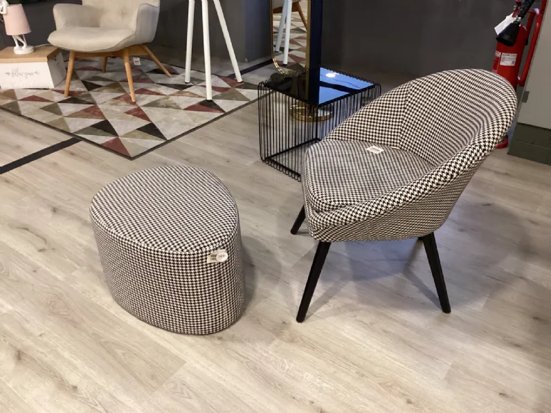 Poltrona modello Poltroncina con pouf Artigianale ad un prezzo imperdibile