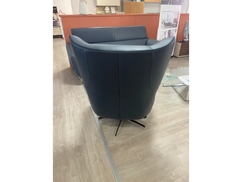 Poltrona modello Swivel Nicoletti home in offerta