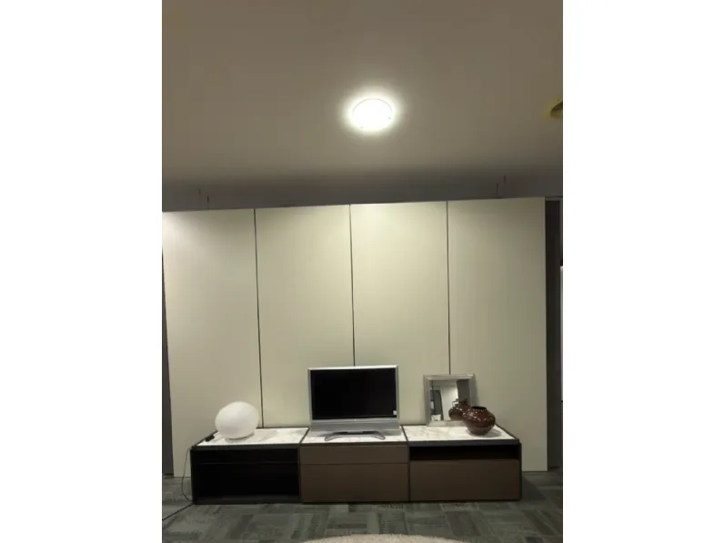 Mobile porta tv Logos di Molteni & c con uno SCONTO IMPERDIBILE