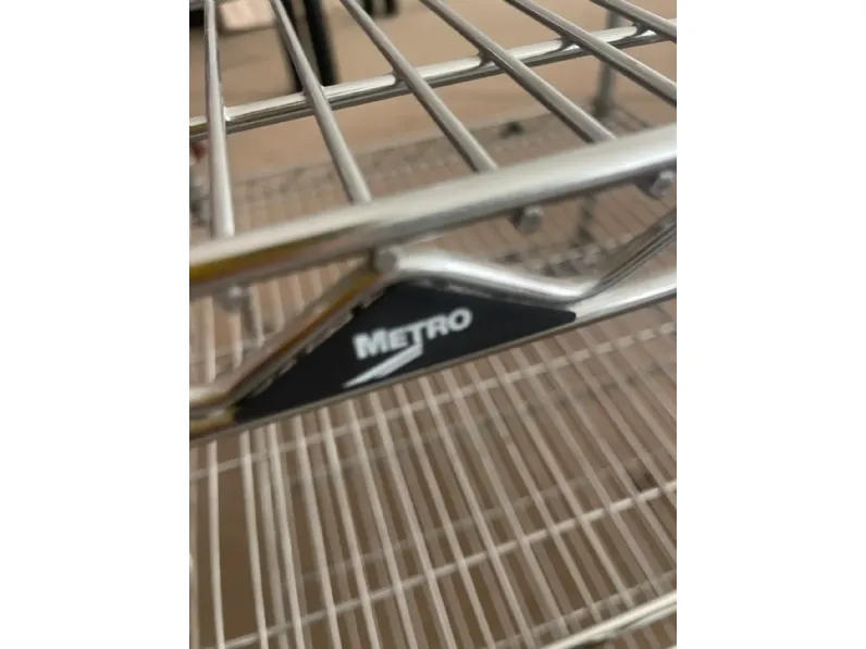 Porta tv per il living modello Carrello in metallo metro joint di Maxalto scontato