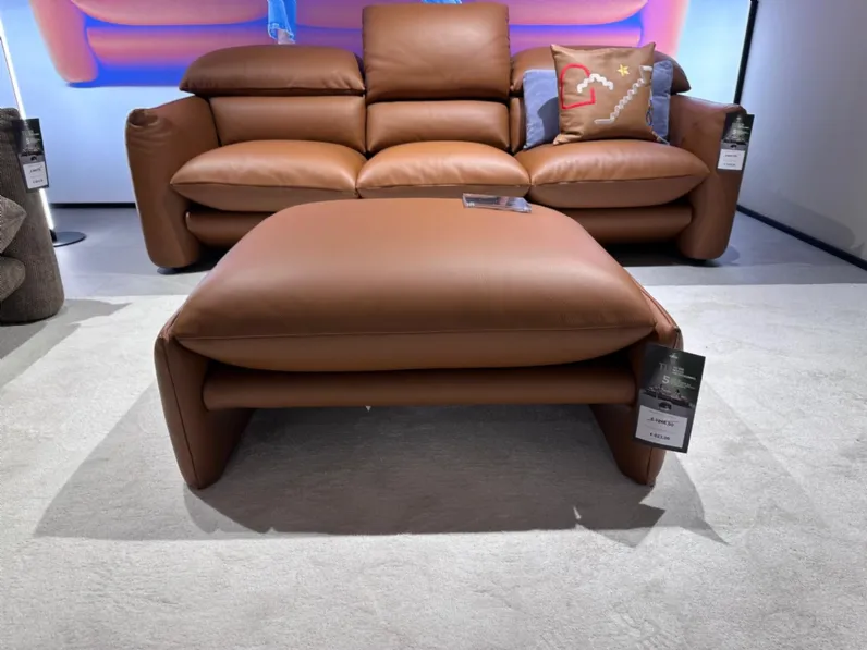 Pouf in pelle Modello chocomagic a marchio Calia a prezzo scontato