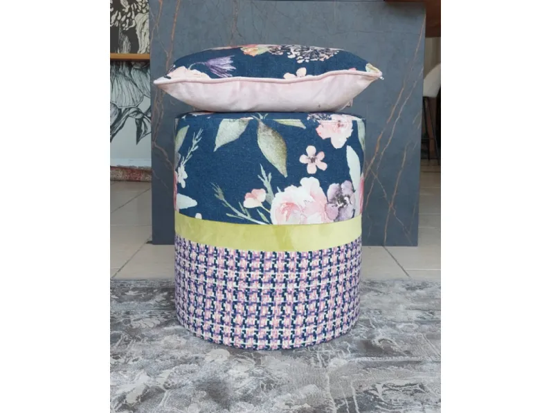 Pouf in tessuto Cylinder a marchio Artigianale a prezzo ribassato