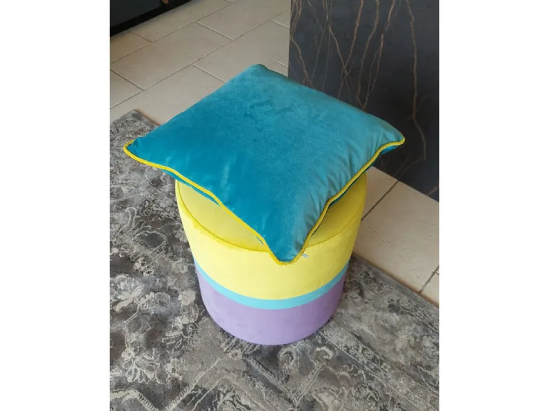 Pouf in tessuto Cylinder a marchio Artigianale a prezzo ribassato