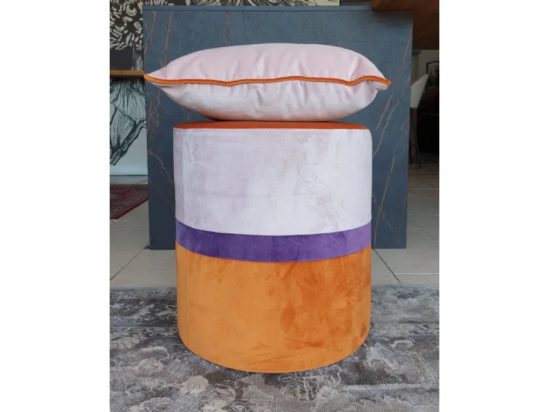 Pouf in tessuto Cylinder a marchio Artigianale a prezzo ribassato
