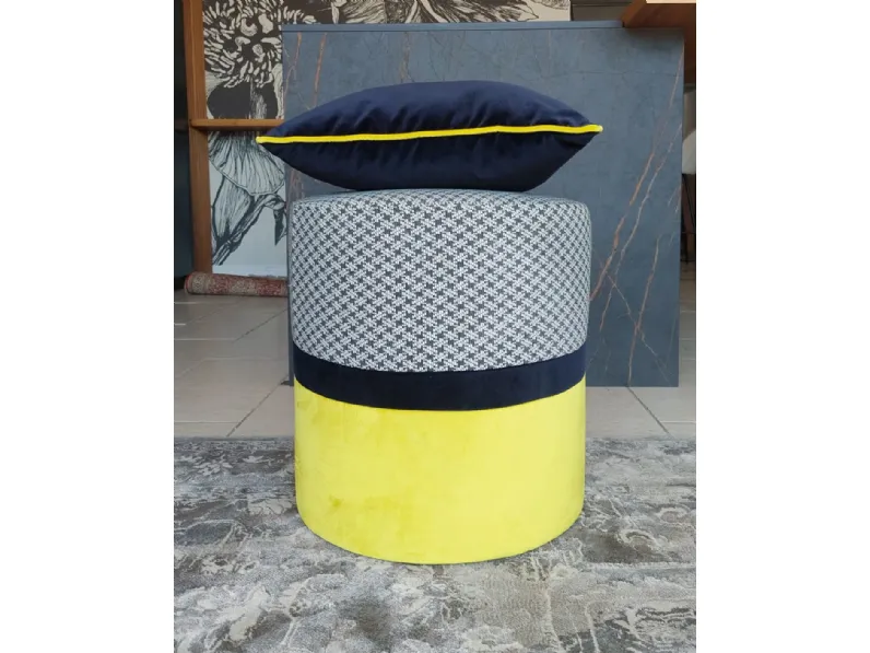 Pouf in tessuto Cylinder a marchio Artigianale a prezzo ribassato