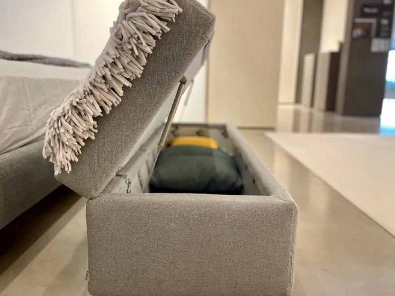 Pouf moderno modello Iko Flou in Offerta Outlet