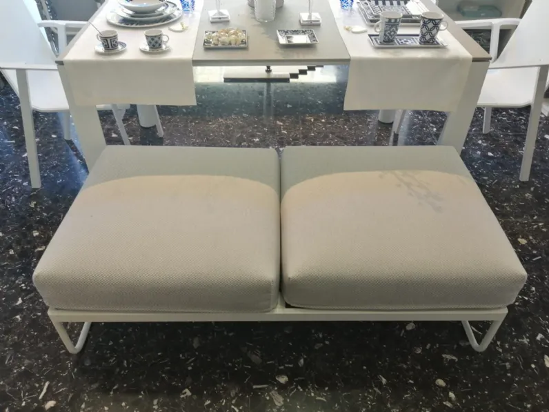 Pouf modello Panca  Connubia in offerta 