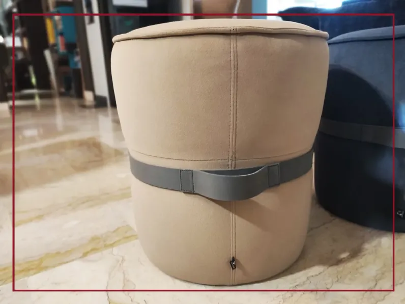Pouf modello Poff Connubia con forte sconto 