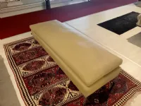 Pouf in pelle Oscar a marchio Twils a prezzo scontato