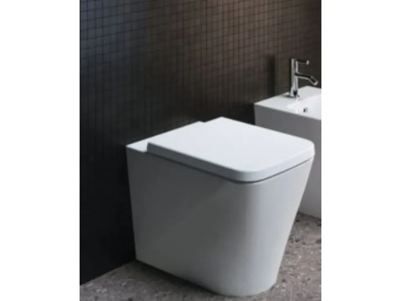 Sanitari bagno modello Wc blend cube i.s. a marchio Caimi in Ceramica in Offerta Outlet