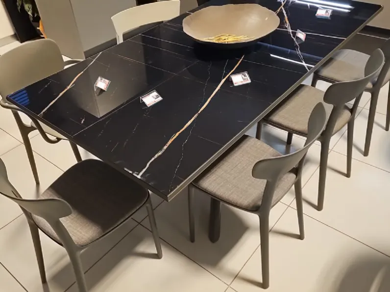 Sedia senza braccioli Canova di Infiniti a prezzo Outlet