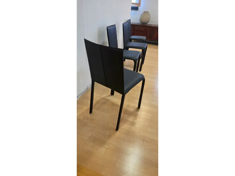 Sedia 4 sedie jenia bassa cuoio vero nero  Julia italia con uno sconto vantaggioso
