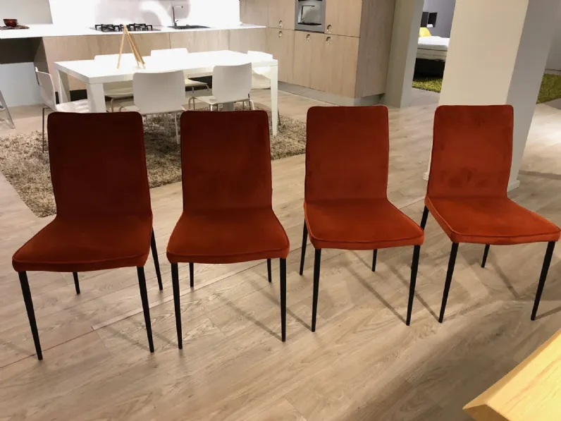 Sedia con schienale alto Nata di Bontempi a prezzo scontato