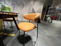 Sedia da soggiorno realizzata in pelle Oleandro di Calligaris 