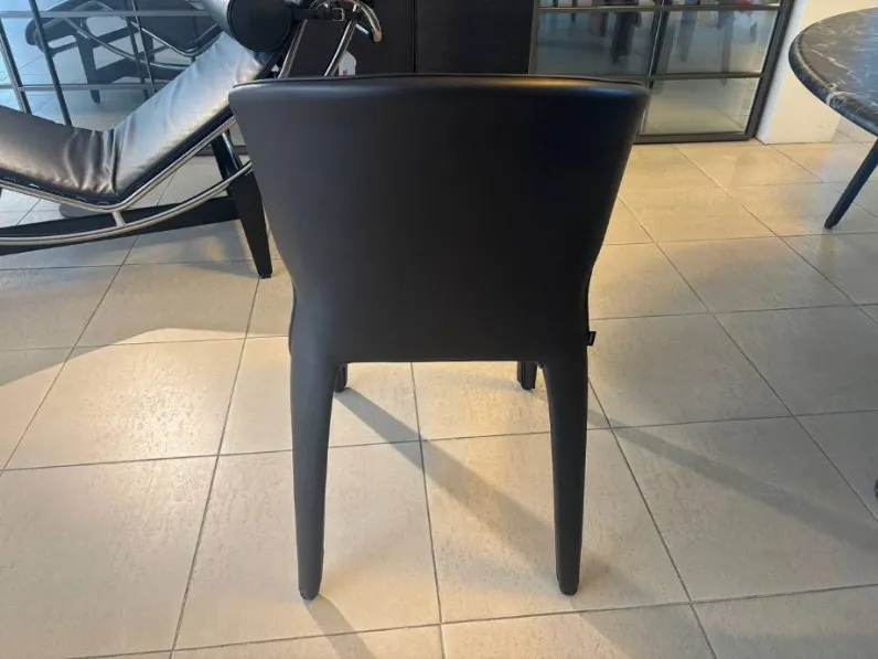 Sedia da soggiorno Hola 367 Cassina a prezzo Outlet 