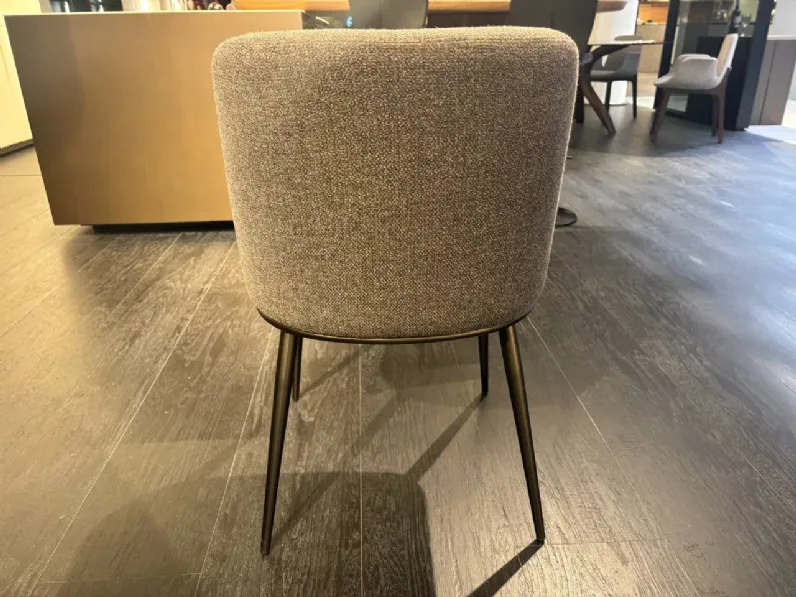 Sedia da soggiorno realizzata in tessuto Foyer di Calligaris 