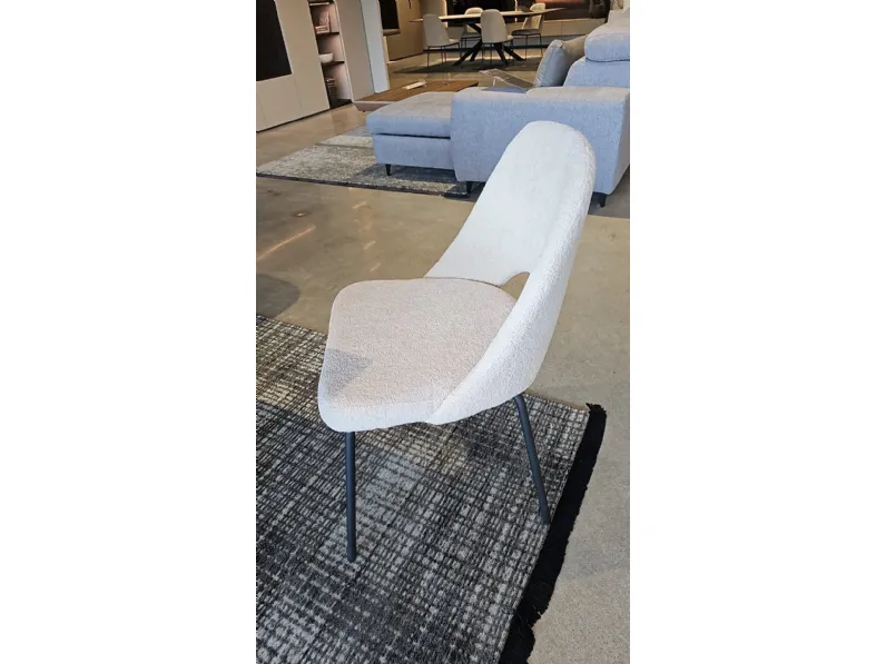 Sedia da soggiorno realizzata in tessuto Sedia foyer di Calligaris 