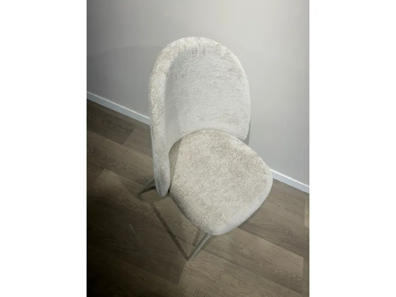 Sedia modello Tuka mid  con schienale alto di Connubia 