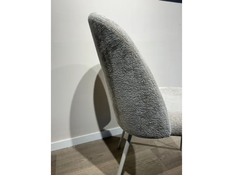 Sedia modello Tuka mid  con schienale alto di Connubia 