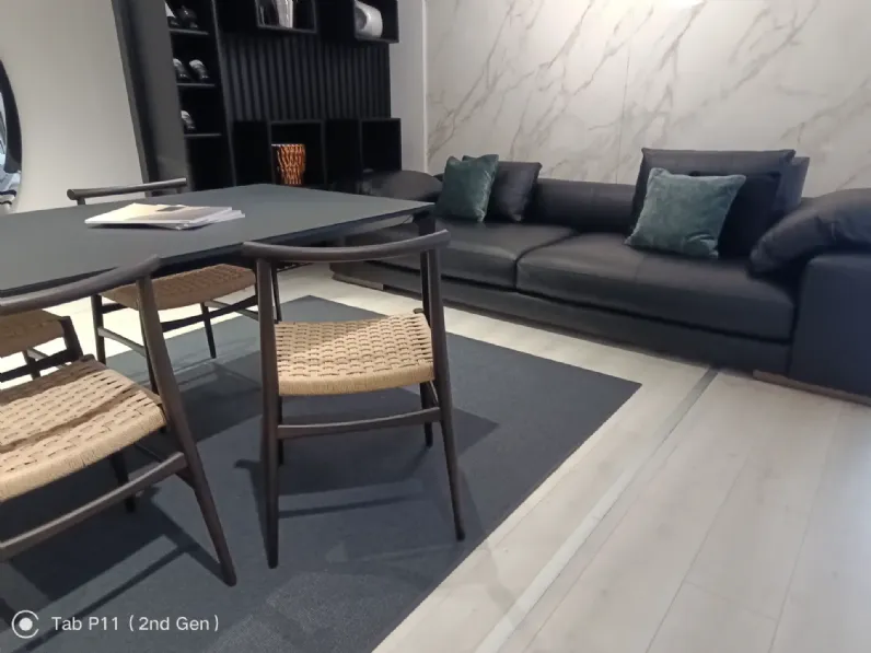 Sedia Wabi da soggiorno realizzata in legno scontata del 33%