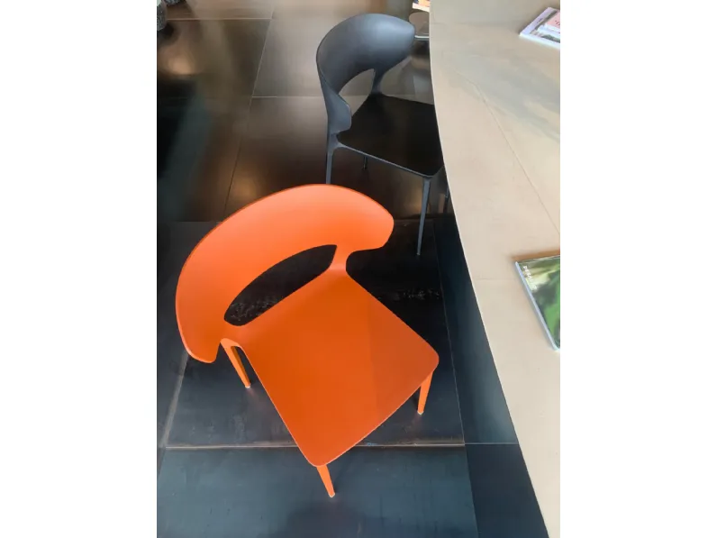 Sedia senza braccioli Koki di Desalto a prezzo Outlet