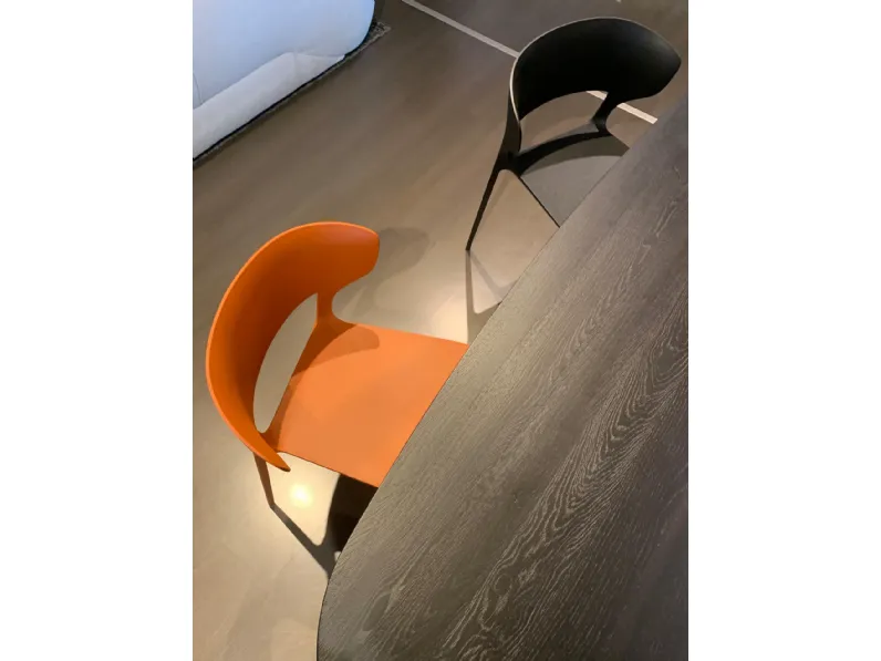 Sedia senza braccioli Koki di Desalto a prezzo Outlet